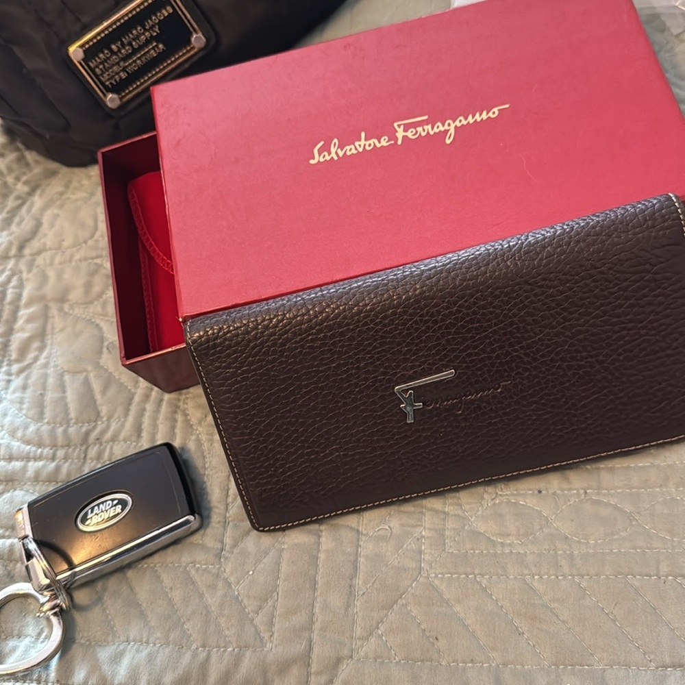 Salvatore Ferragamo Logo Black Leather Long Bifold Wallet - Picture 6 of 6